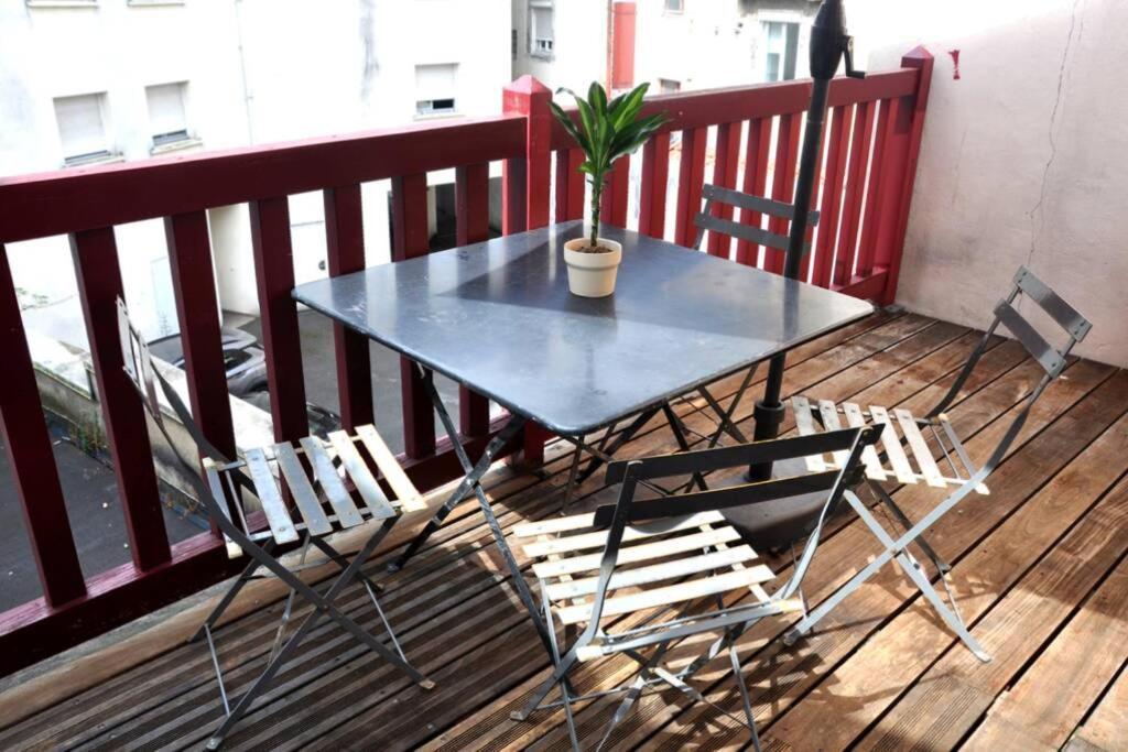 Ferienwohnung Duplex Avec Belle Terasse Au Centre De Bayonne Exterior foto